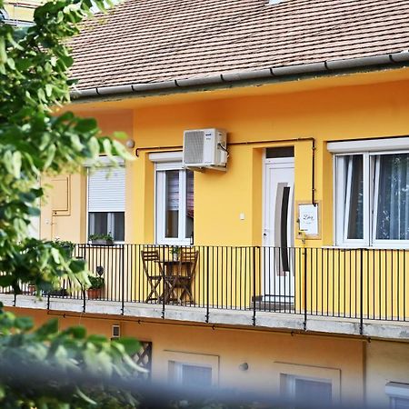 Zóra Apartman Eger Zewnętrze zdjęcie