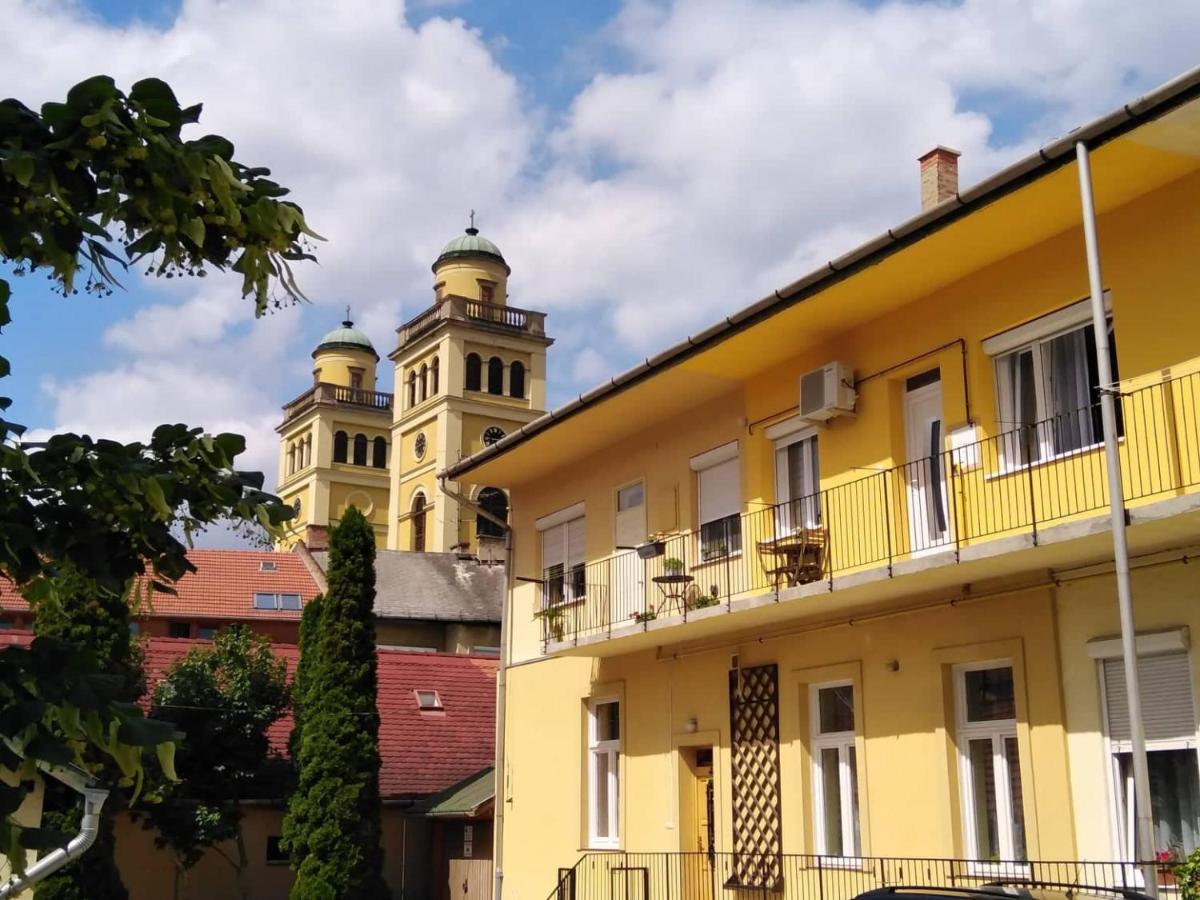 Zóra Apartman Eger Zewnętrze zdjęcie